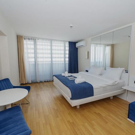 Blue Orbi City Hotel Батуми Екстериор снимка