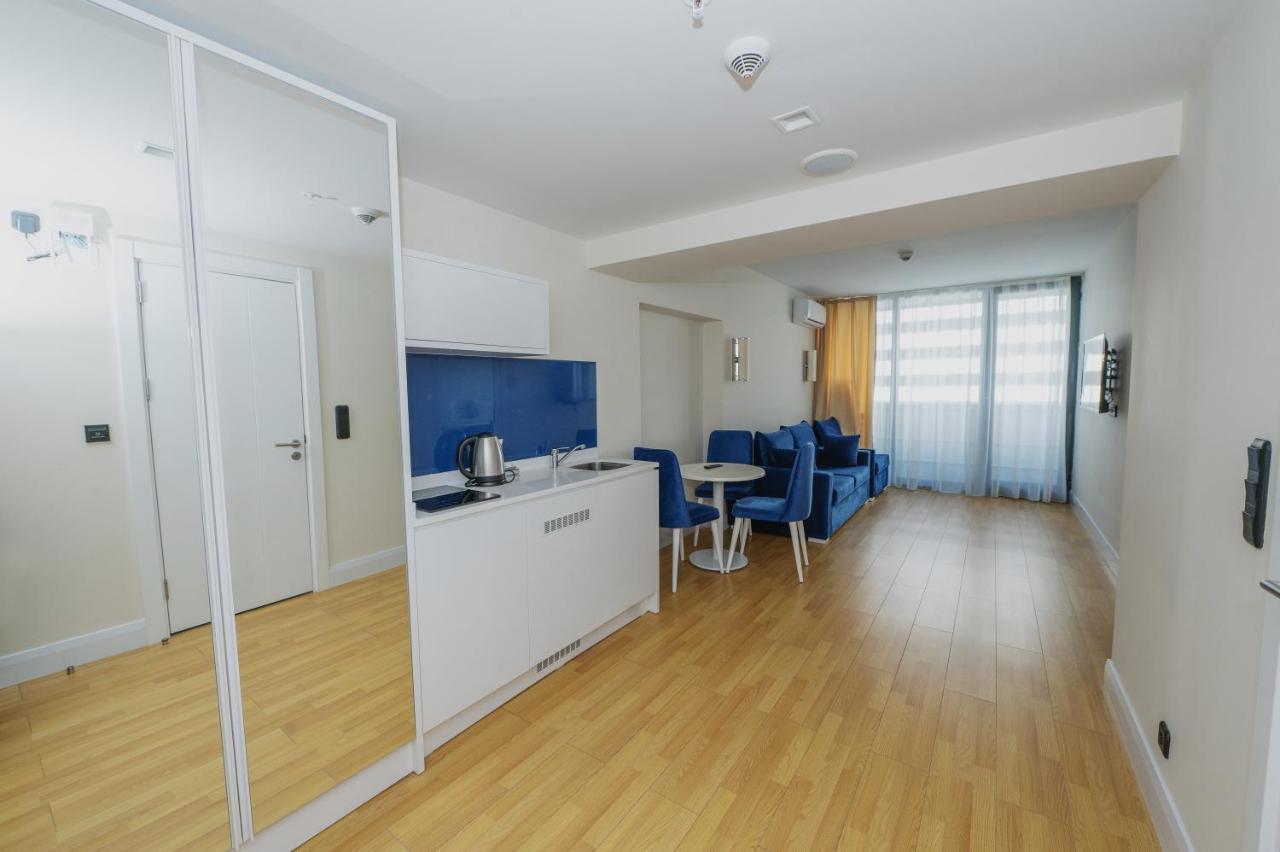 Blue Orbi City Hotel Батуми Екстериор снимка