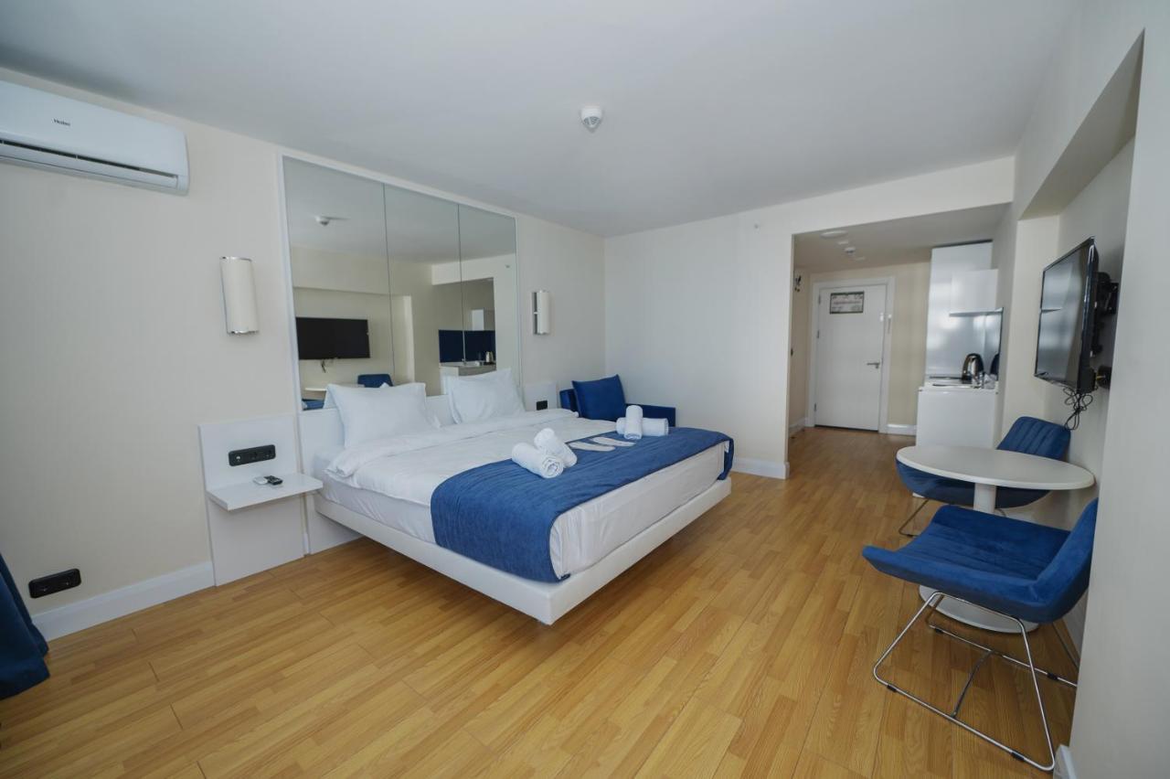 Blue Orbi City Hotel Батуми Екстериор снимка